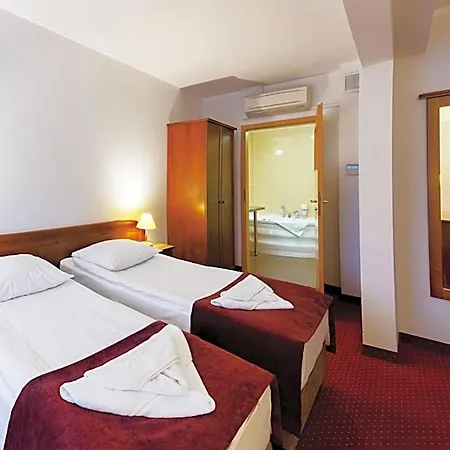 Zawisza 3*